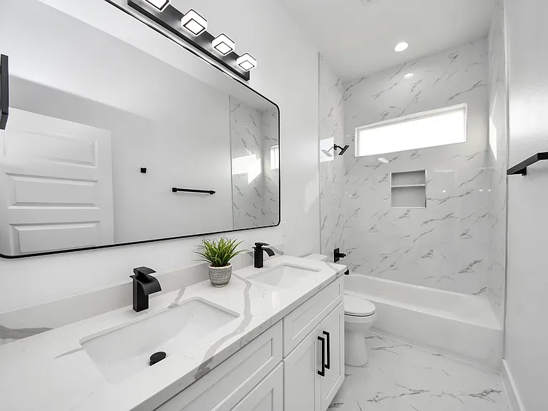 8533 Amadwe St #B — Photo 31