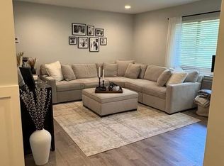 59 Richmond Boulevard #3B, Ronkonkoma, NY 11779