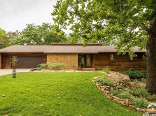 1913 Camelback Dr, Lawrence, KS 66047