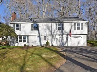 8 Fox Hill Rd, Old Saybrook, CT 06475