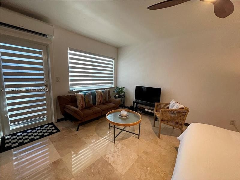 1st image of 944 Meridian Ave APT 8