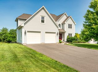 20 Waverly Dr, Newington, CT 06111