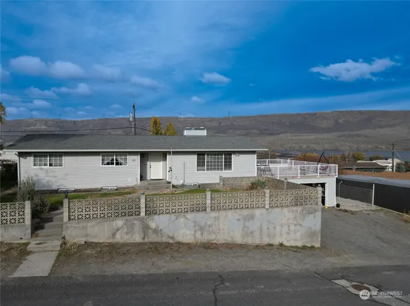 221 E Grand Avenue, Electric City, WA 99123