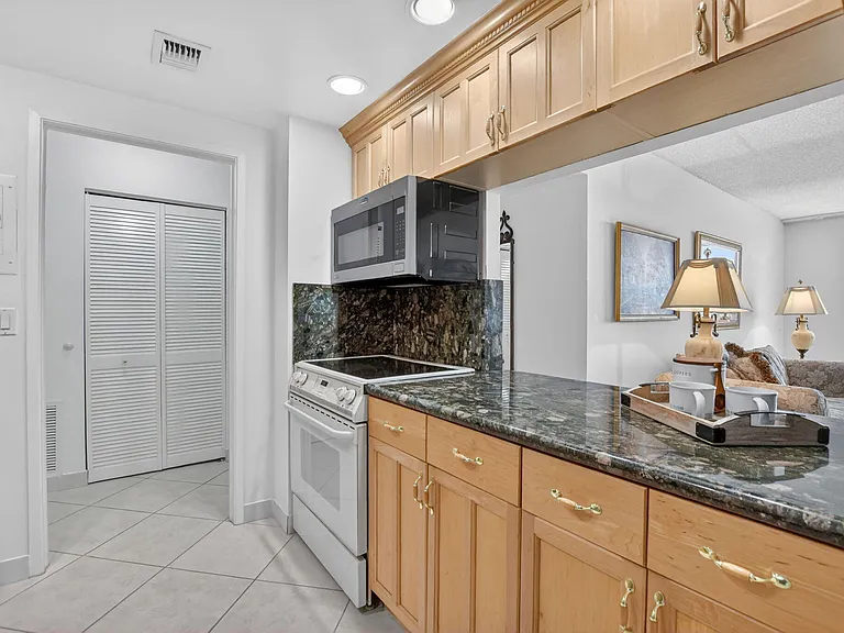 2121 N Ocean Blvd #805W — Photo 6