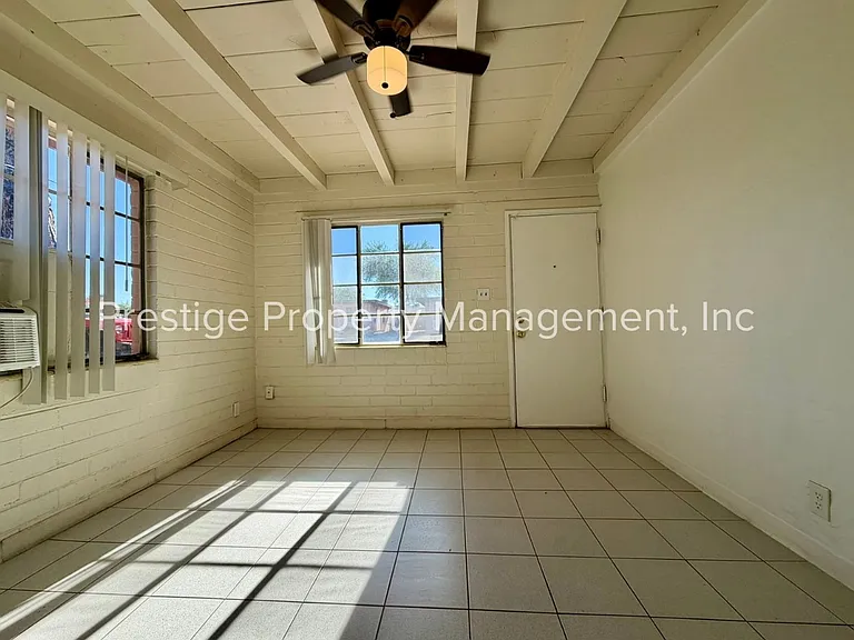 2201 E Grant Rd #19 — Photo 18
