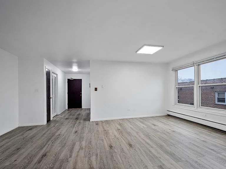 6645 N California Ave #303 — Photo 5