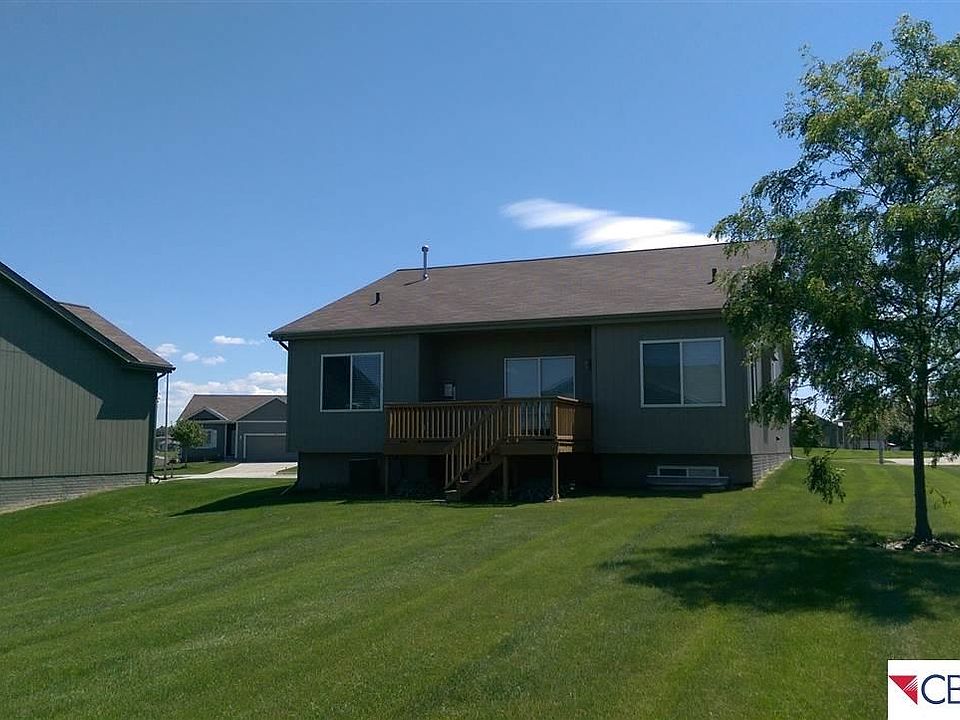 2nd image of 19068 Drexel Cres