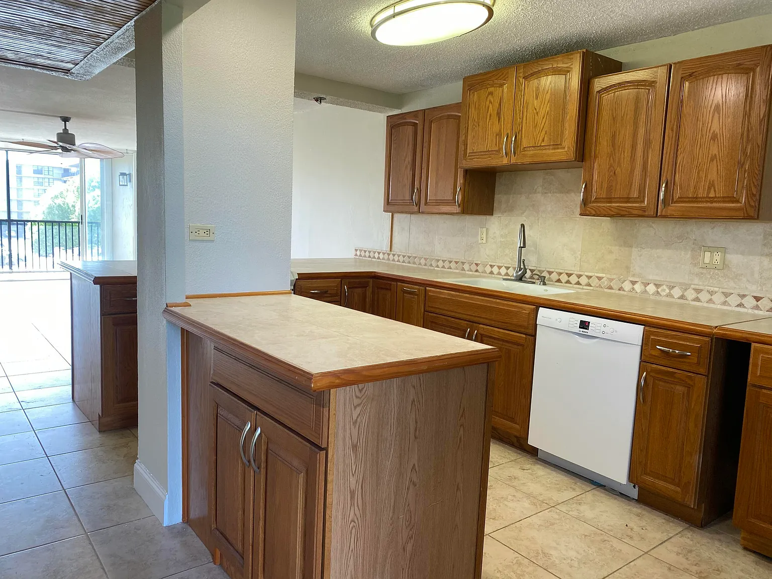 2 bed, 2.0 bath, 1130 sqft, $2,450 — Photo 3