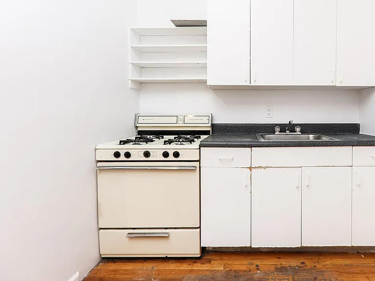 175 Stockholm St #201 — Photo 10
