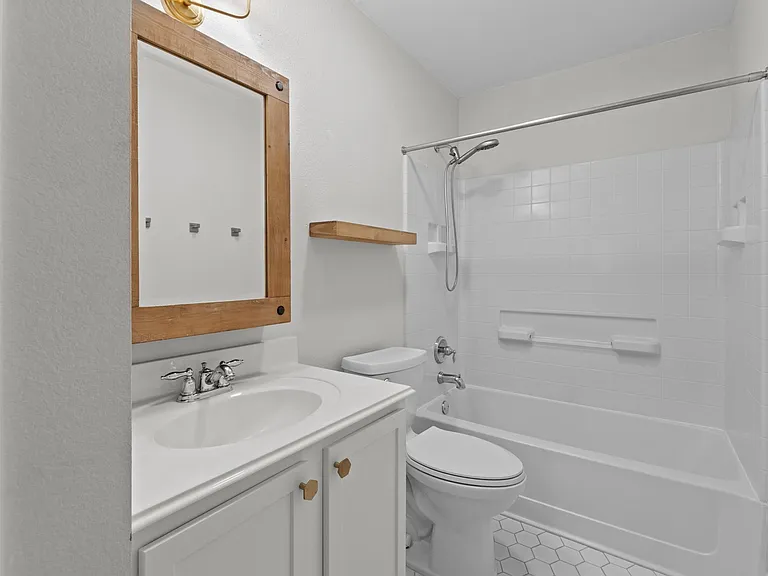 309 Creek Ridge Ln — Photo 23