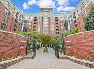 Clarendon 1021, Arlington, VA 22201
