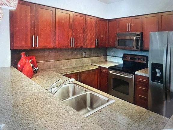 5th image of 211 Kirkland Ave APT 218