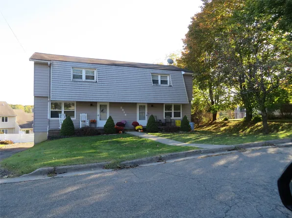 2714 Northwood Dr, Endicott, NY 13760
