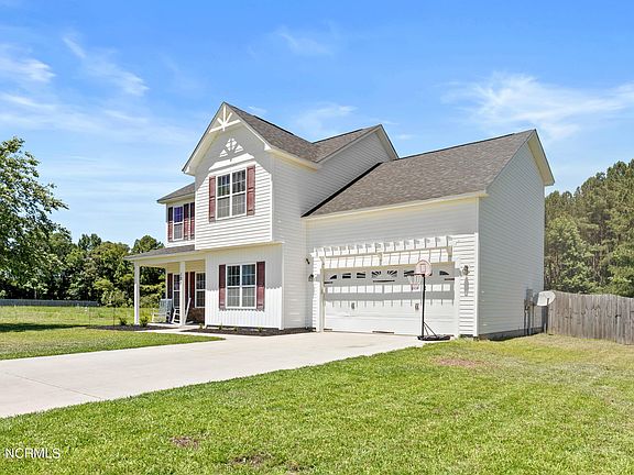 3rd image of 128 Buckhaven Drive