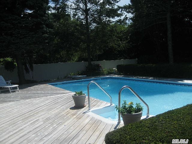 2nd image of 1545 Ruth Rd