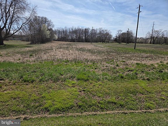 3rd image of Three Bridges Rd