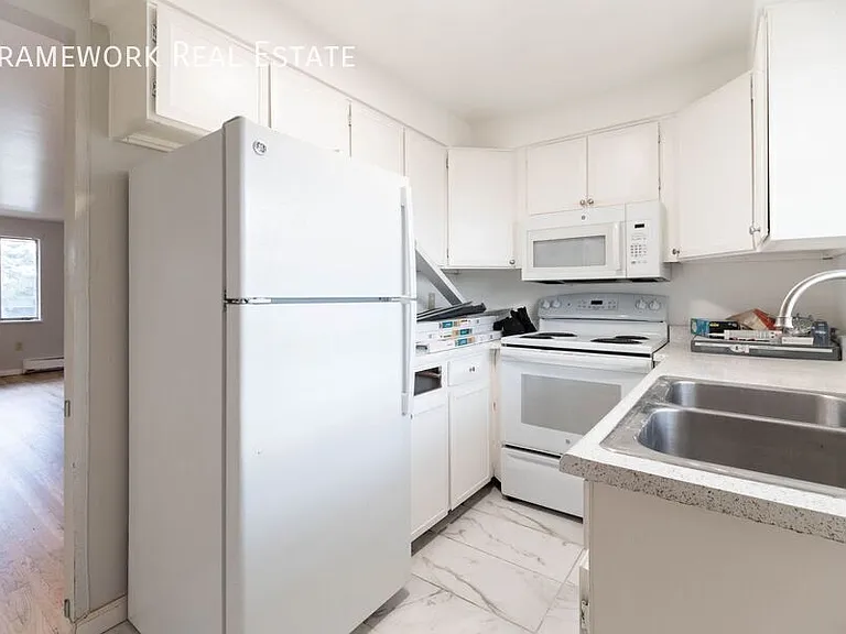 717 Oak St #4 — Photo 10