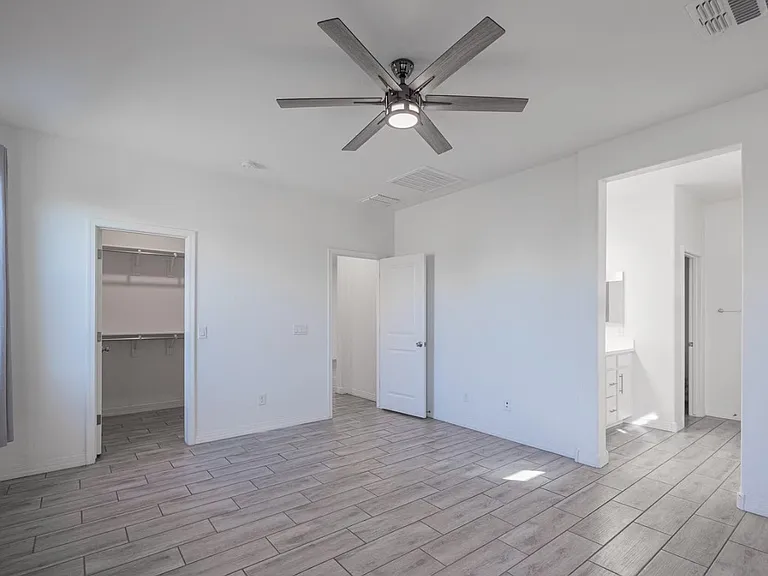 5726 S 30th Gln — Photo 14