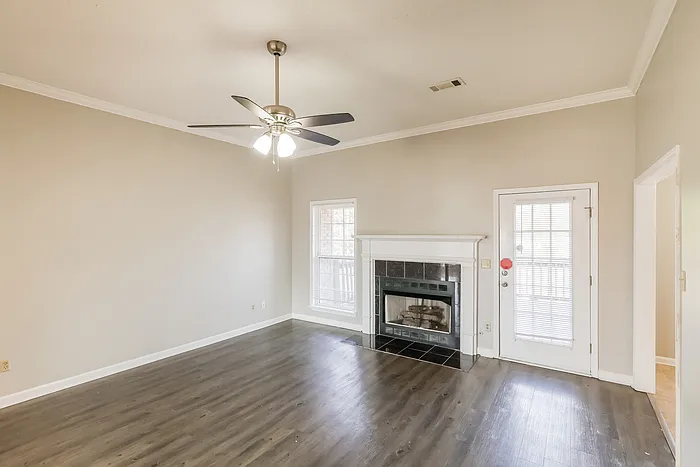 8747 Rolling Hills Dr — Photo 3