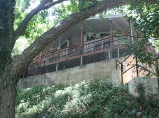 738 S Evergreen St, Leakey, TX 78873