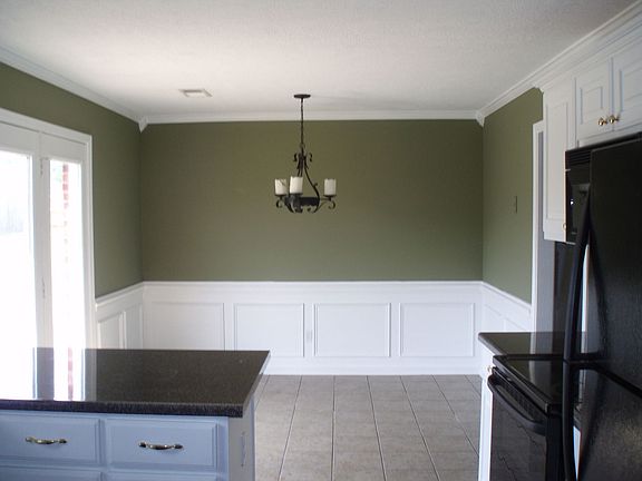 Brand new paint and countertops!