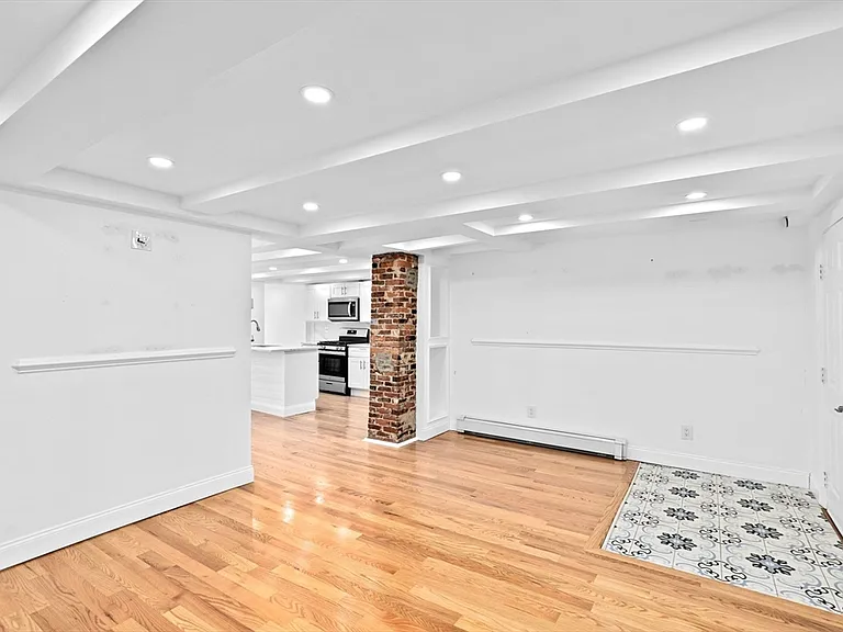 151 Hull St #1 — Photo 8