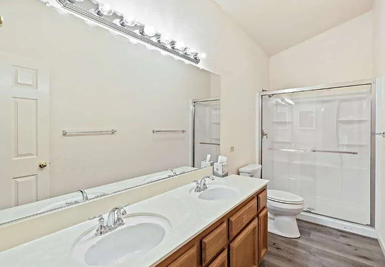 5740 Laguna Park Dr #B — Photo 14