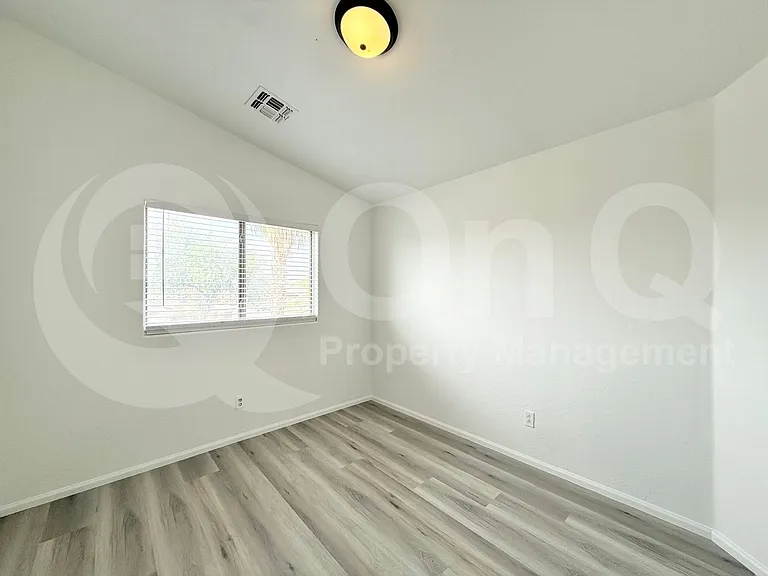 5517 W Wood St — Photo 18