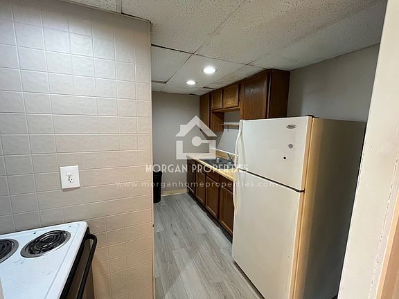 4th image of 1301 Main St