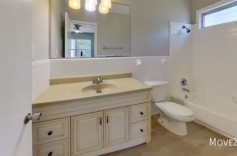 510 Wesley Ave — Photo 34