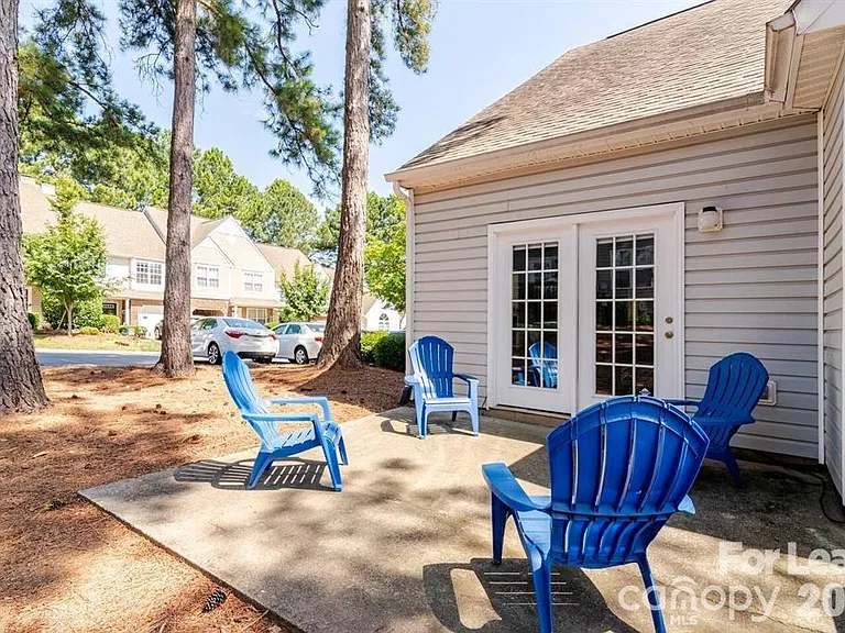 8263 Southgate Commons Dr — Photo 26
