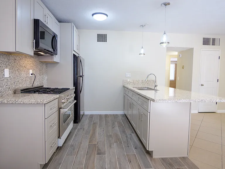 2355 E 17th St — Photo 5