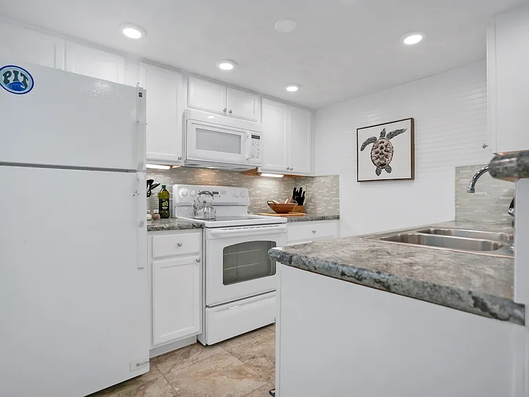 2803 Seagate Ln N — Photo 5