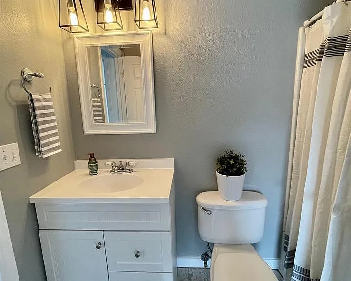 254 Beacon Ct #5 — Photo 16