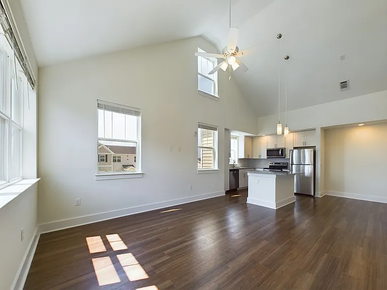 Hickory Cottages Apartment Homes — Photo 59