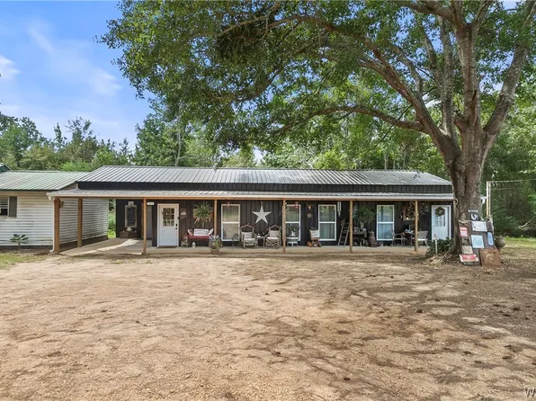 16207 Wyatt Ln, Moundville, AL 35474