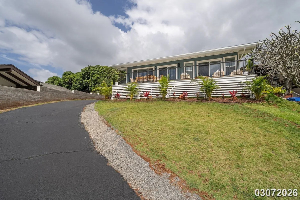 Building Photo - 99-1052 Manako Pl