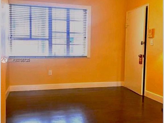 3rd image of 8310 Crespi Blvd APT 6
