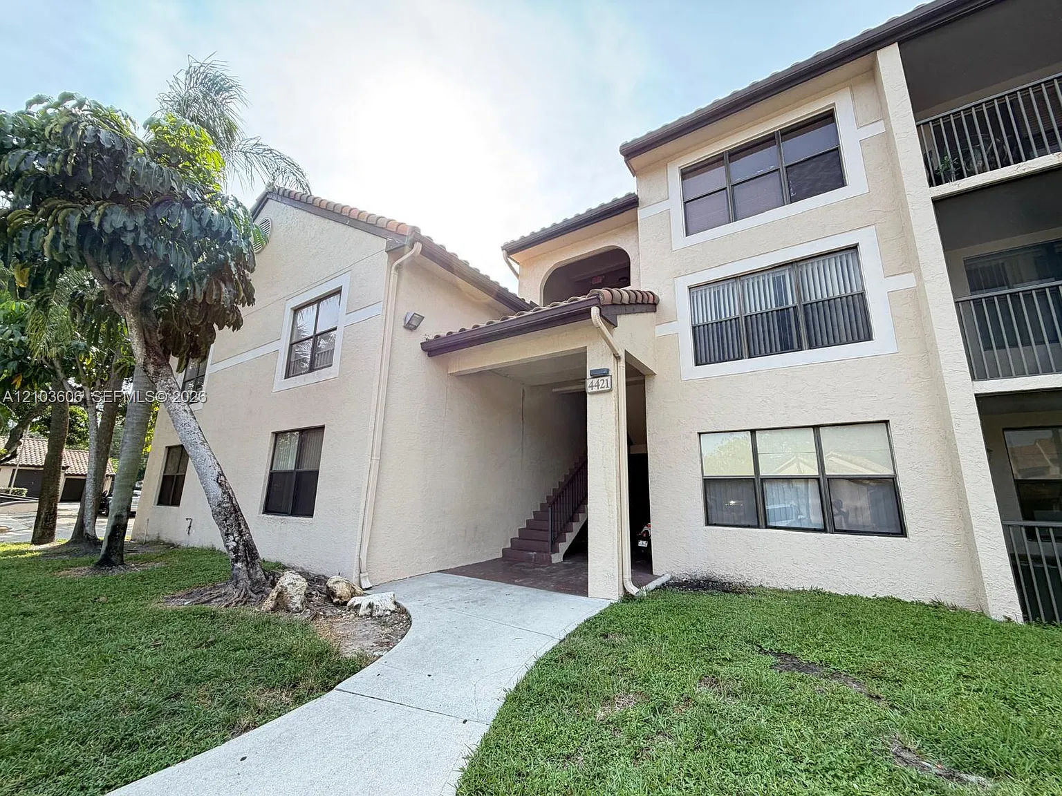 Palm Aire Gardens Condo — Photo 2