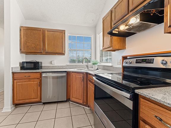 3rd image of 1885 Winter Ridge Ave