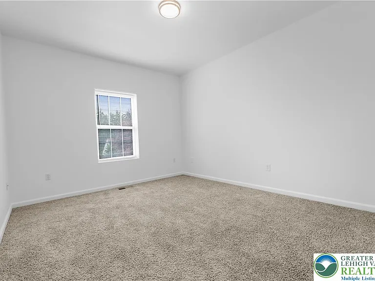825 16th Ave — Photo 25