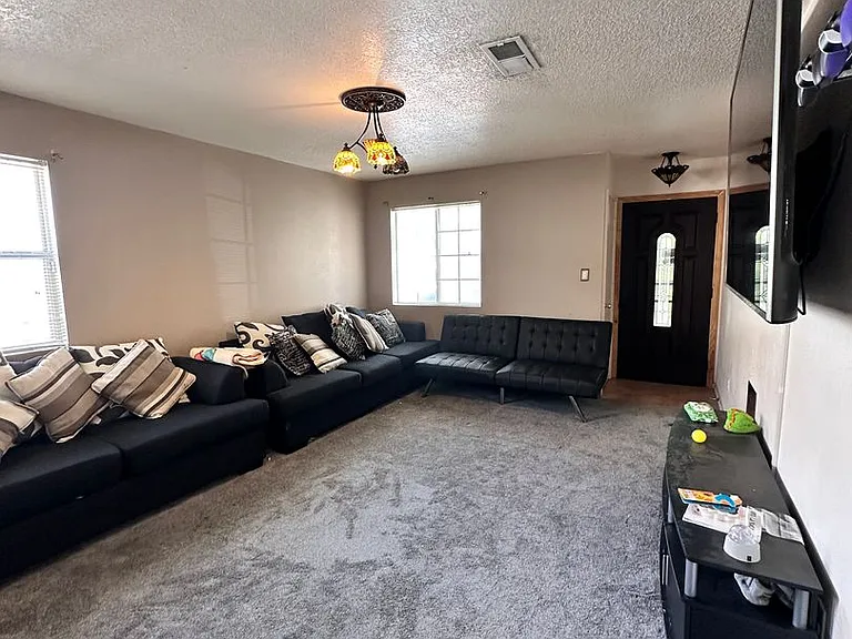 651 Vermilion Ct NW — Photo 4