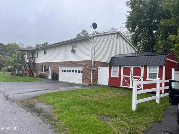 2301 Ivyside Dr, Altoona, PA 16601