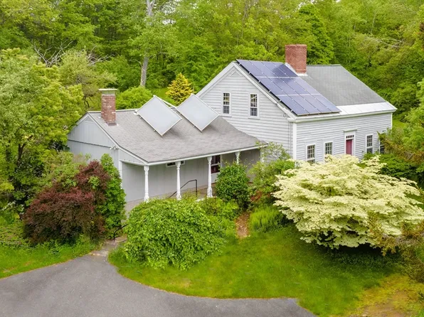 32 West St, Wendell, MA 01379