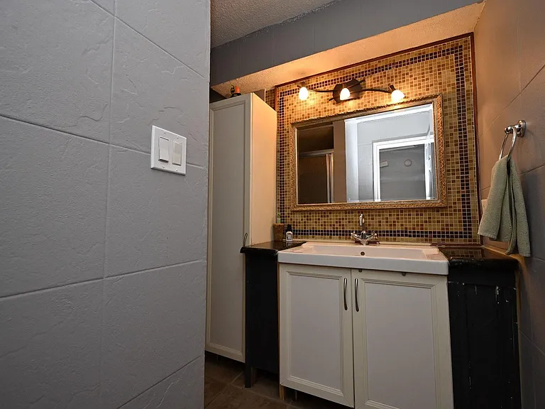 13102 Richmond Ave — Photo 16