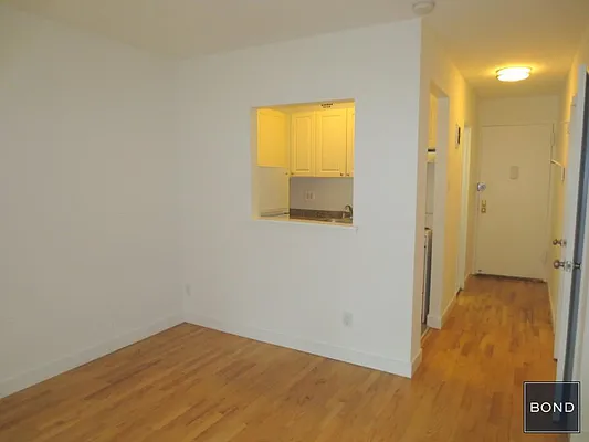 Rented by Bond New York | media 3