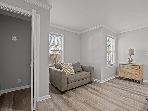 5th image of 709 Brighton Rd