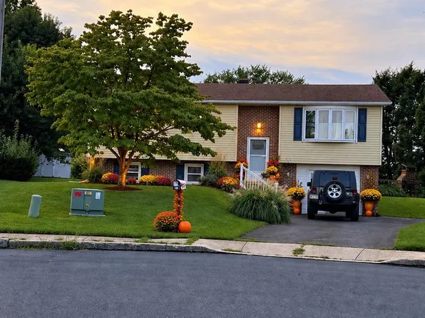 418 Good Ave, Womelsdorf, PA 19567