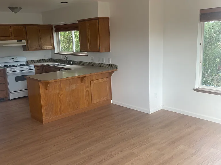 9741 Woodlawn Ave N #C — Photo 4
