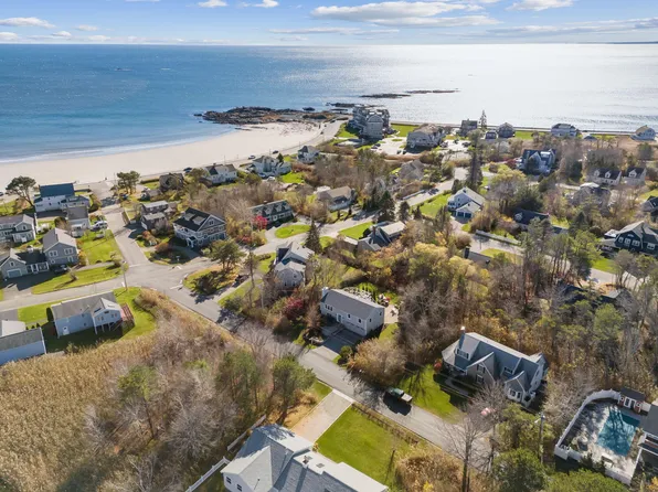 2 Surf Lane, Kennebunk, ME 04043